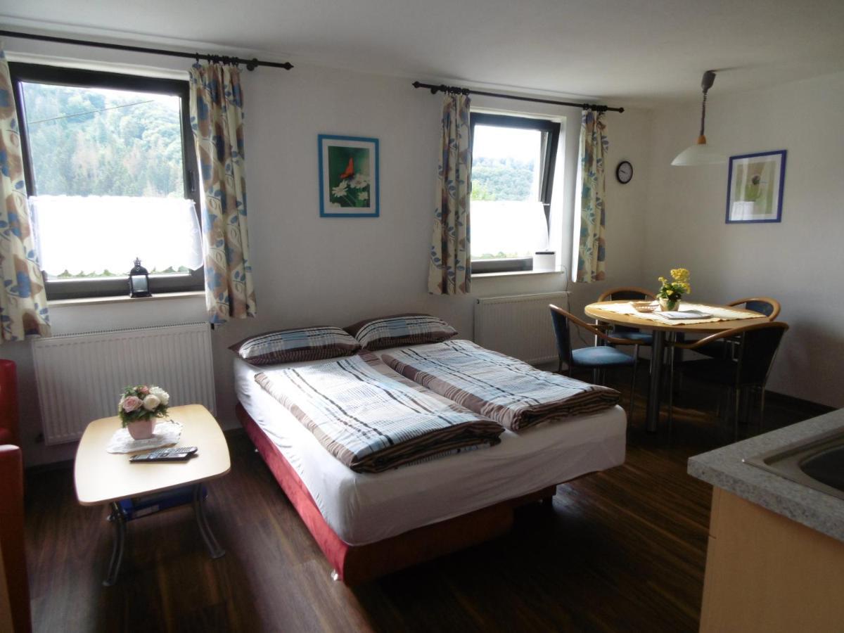 Ferienwohnung Schaefer Waldbreitbach Exteriör bild